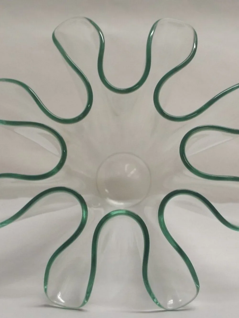 VINTAGE Clear Handkerchief Ruffle Glass Vase with Green Trim - NO chips/cracks